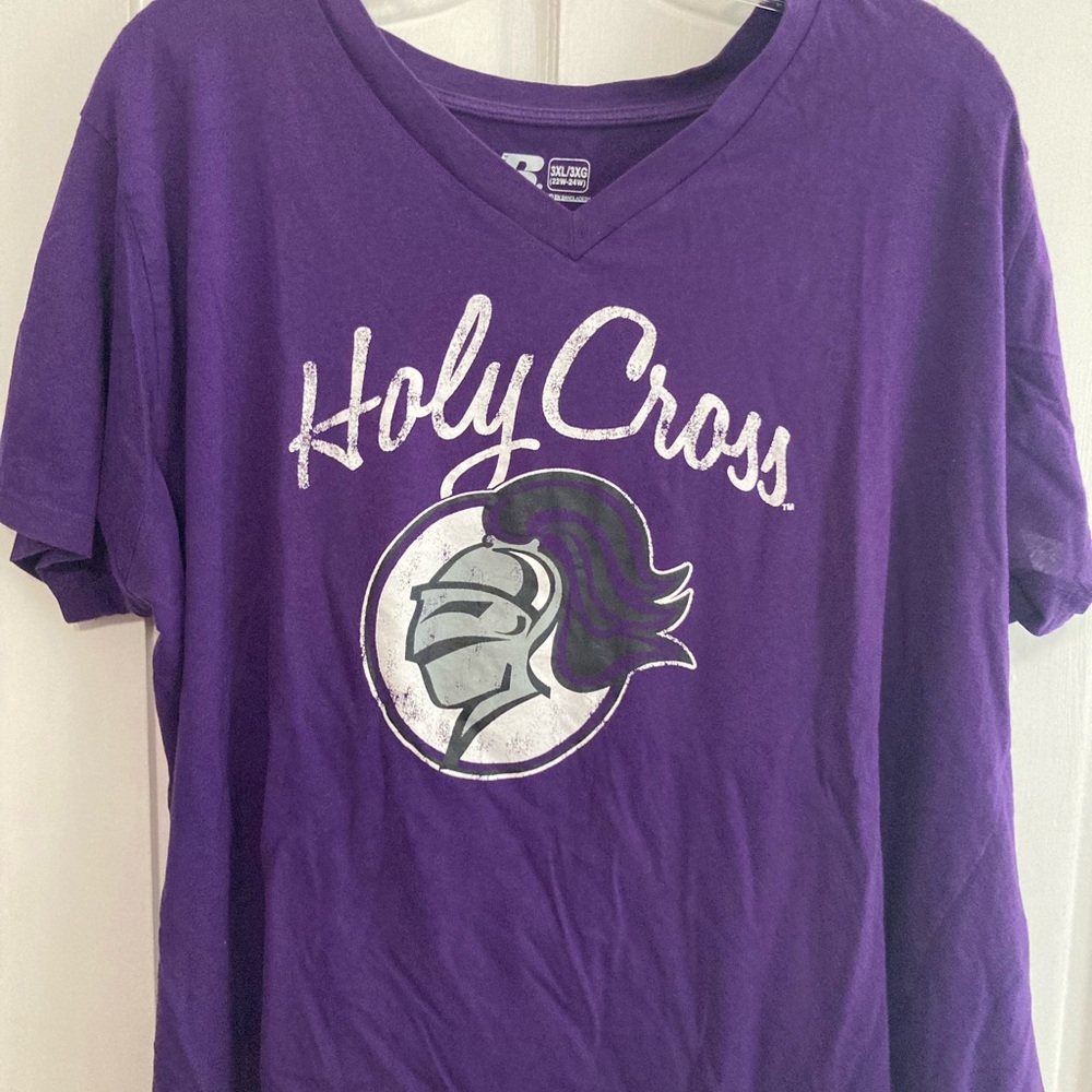 College of the Holy Cross Women’s V-Neck